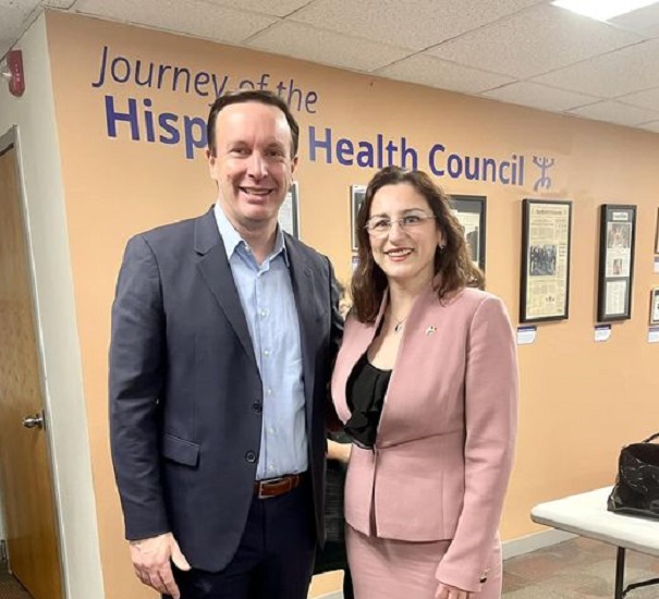 Meeting with Sen. Chris Murphy at the Hispanic Health Council on problems related to immigration